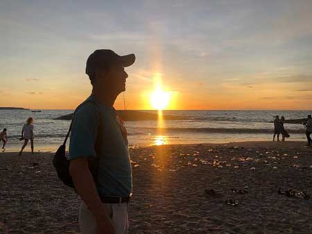 人在旅途下一句