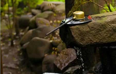 人窮怪屋基下一句