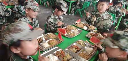 蜂采百花釀甜蜜下一句