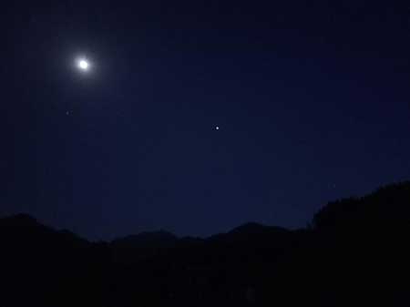 我本將心向明月下一句