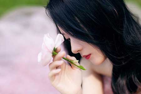 人比花嬌下一句是什么